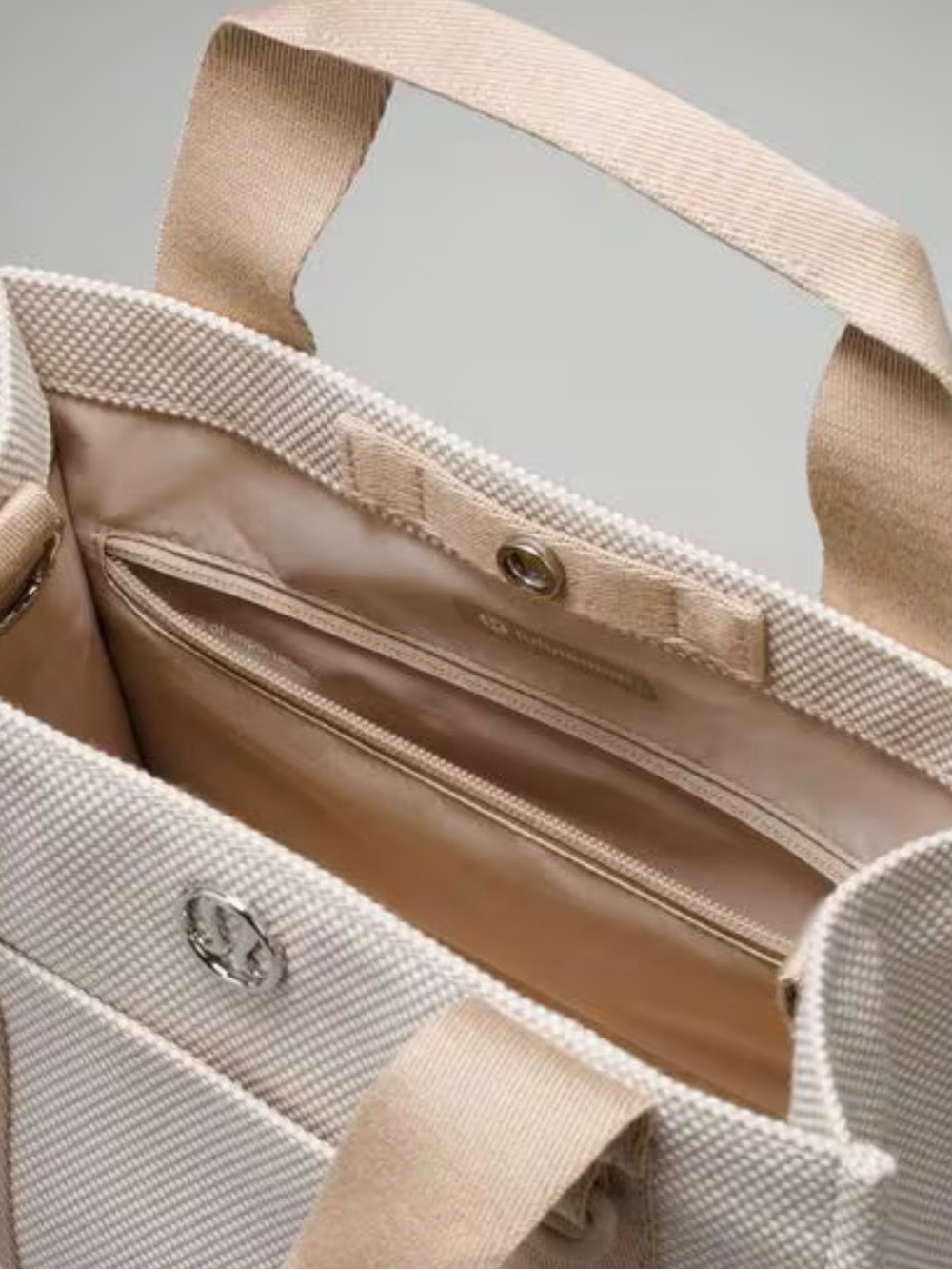 lululemon 4.5L Cream Tote with Blush Straps - Picture 4 of 5
